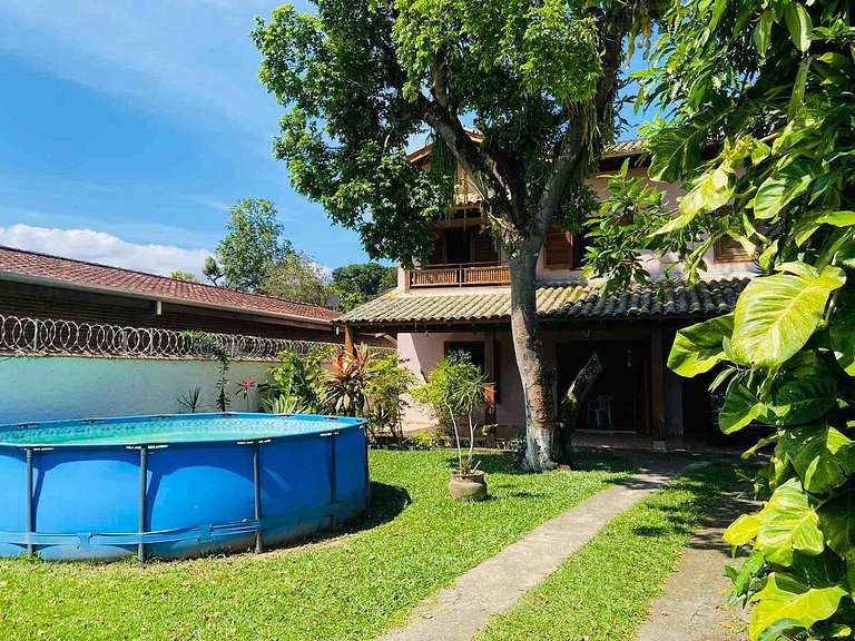 Casa Caraguatatuba 200 m da praia c piscina