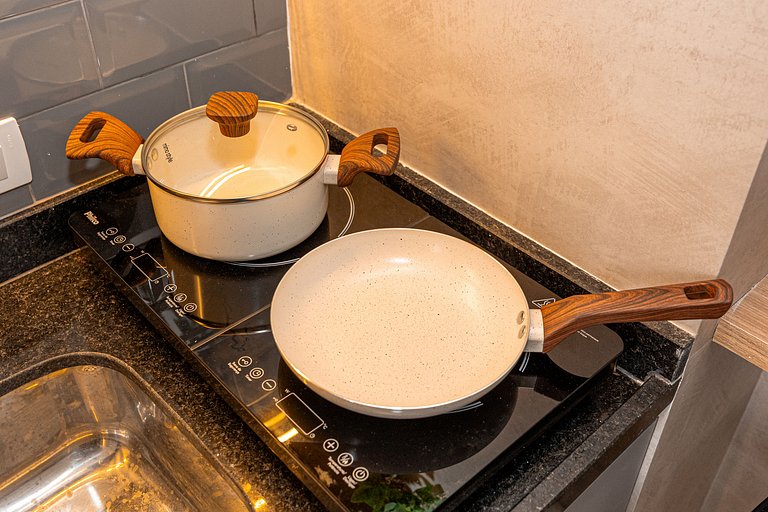 BA81 Refúgio na Vila Mariana Com Banheira | Ibira