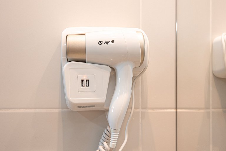 BA81 Refúgio na Vila Mariana Com Banheira | Ibira