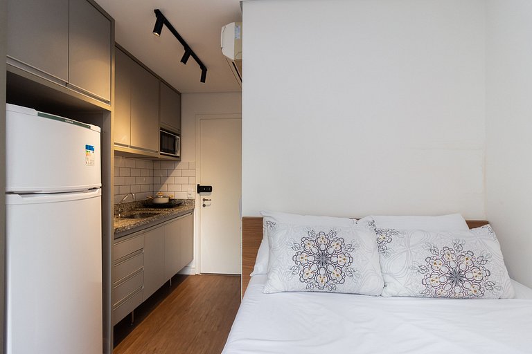 BA102 Studio With Pool and Gym in Bela Vista
